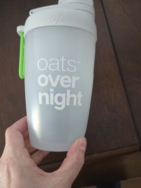 NWOT Oats Overnight White Travel Shaker Bottle